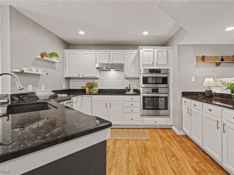 511 Literary Road, Cleveland, OH 44113 Photo 13