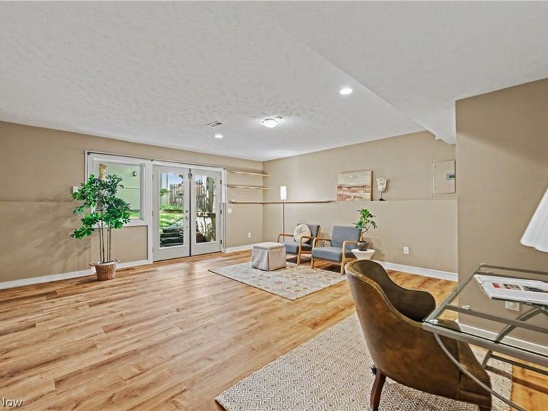 511 Literary Road, Cleveland, OH 44113 Photo 39