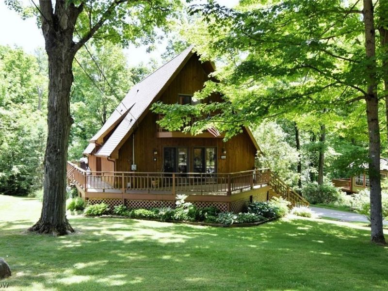 14731 Evergreen Drive, Burton, OH 44021 Photo 1