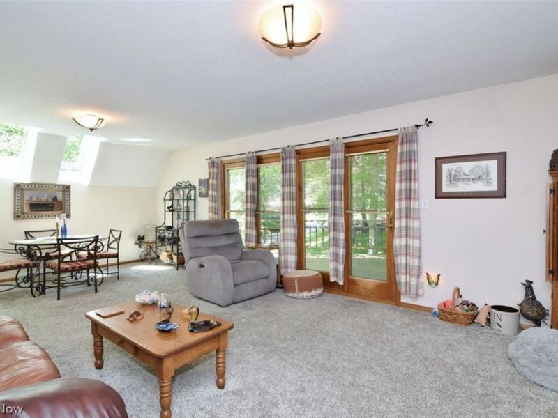 14731 Evergreen Drive, Burton, OH 44021 Photo 8