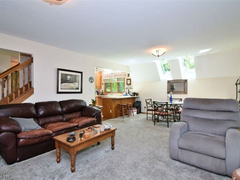 14731 Evergreen Drive, Burton, OH 44021 Photo 9