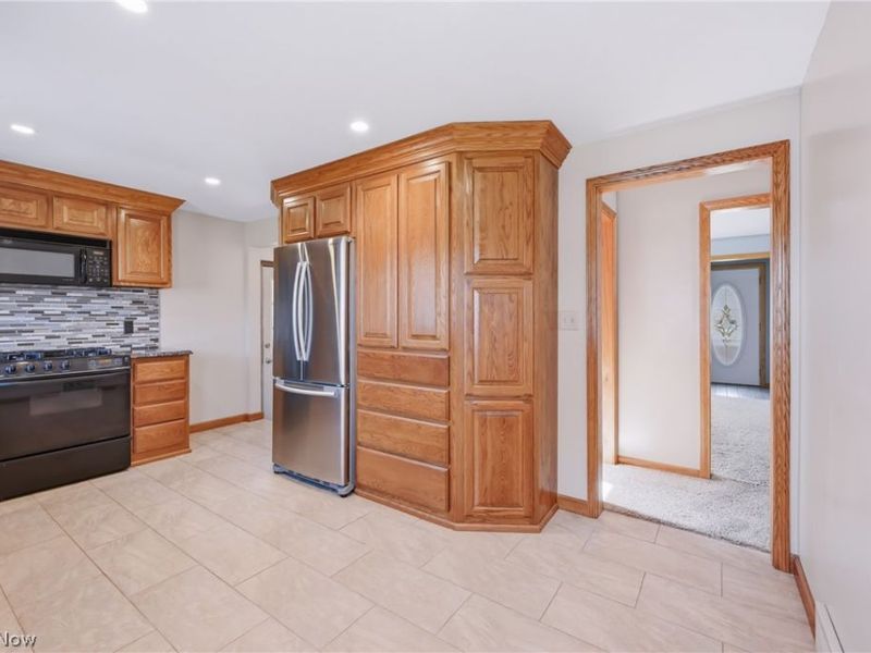 245 Manor Avenue, Struthers, OH 44471 Photo 10