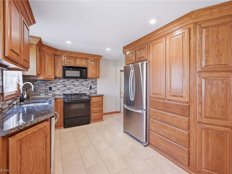 245 Manor Avenue, Struthers, OH 44471 Photo 13