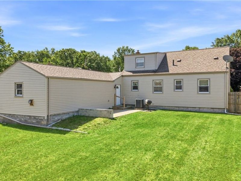 245 Manor Avenue, Struthers, OH 44471 Photo 3