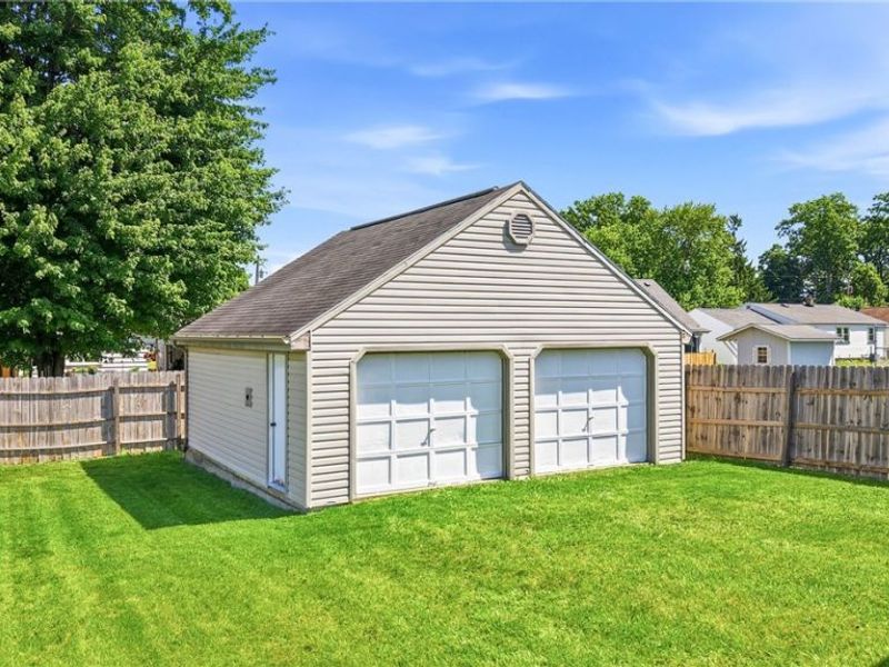 245 Manor Avenue, Struthers, OH 44471 Photo 4