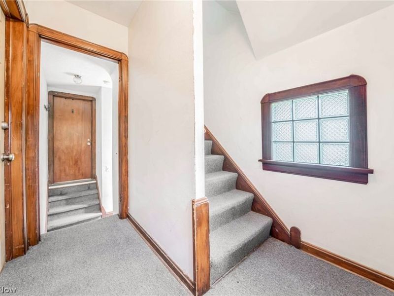 15506 Lydian Avenue, Cleveland, OH 44111 Photo 12