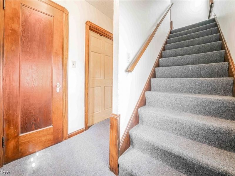 15506 Lydian Avenue, Cleveland, OH 44111 Photo 13