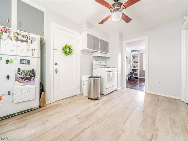 15506 Lydian Avenue, Cleveland, OH 44111 Photo 19