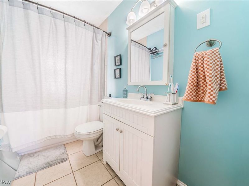 15506 Lydian Avenue, Cleveland, OH 44111 Photo 27