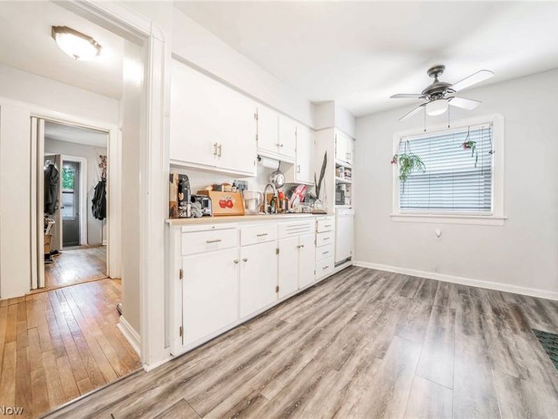 15506 Lydian Avenue, Cleveland, OH 44111 Photo 6