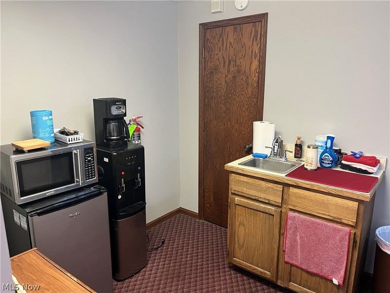 4222 State Route 43, Unit B, Kent, OH 44240 Photo 12