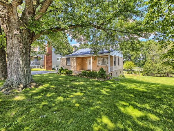 608 Wyandotte Street, North Huntingdon, PA 15642