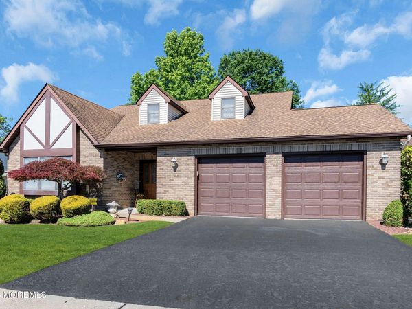 7 Abbey Lane, Marlboro, NJ 07746