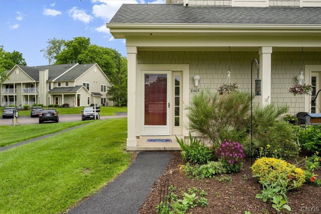2405 Pipers Court, Baldwinsville, NY 13027 Main Photo