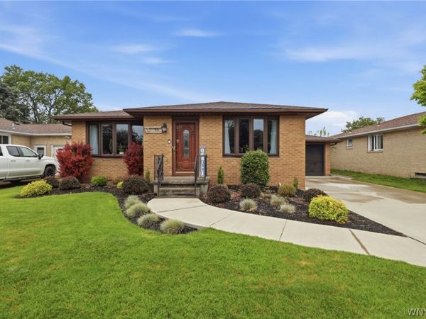 96 Ceil Drive, Buffalo, NY 14227
