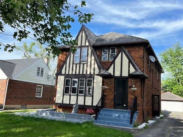 81 Concord Drive , Cheektowaga, NY 14215