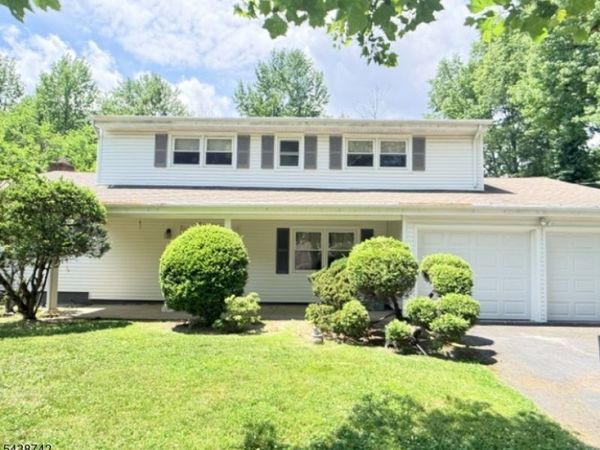 13 Greenwich Rd, Edison, NJ 08820