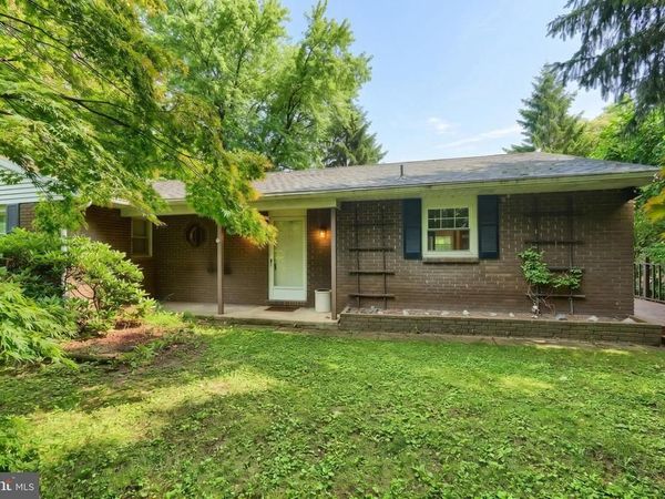 18 CONIFER LANE, YORK, PA 17406