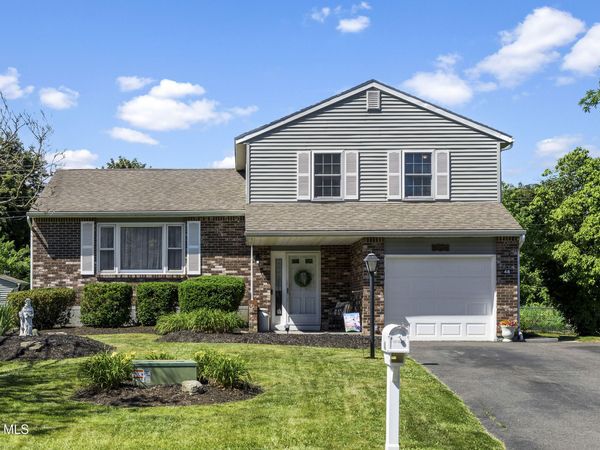 46 Windmill Drive, Glenmont, NY 12077