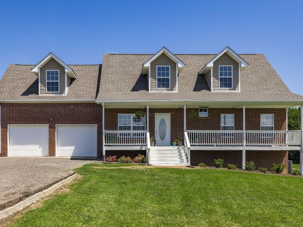 527 Governor Hall Rd , Castalian Springs, TN 37031