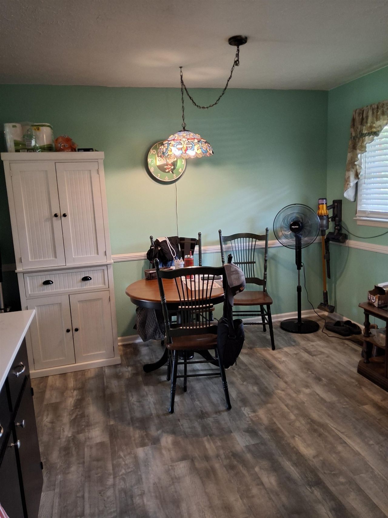 220 Rainbow Rd.  Photo 6