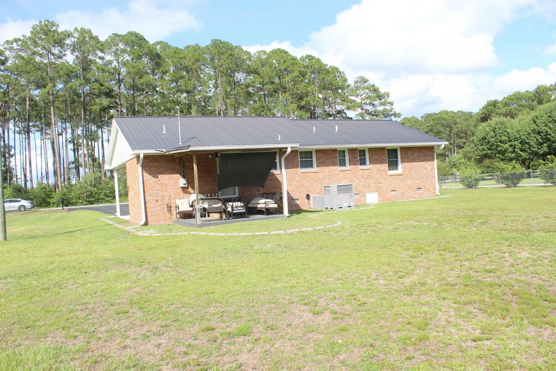 220 Rainbow Rd.  Photo 8