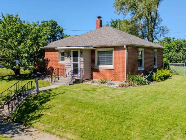 606 N Wayne Street, North Manchester, IN 46962
