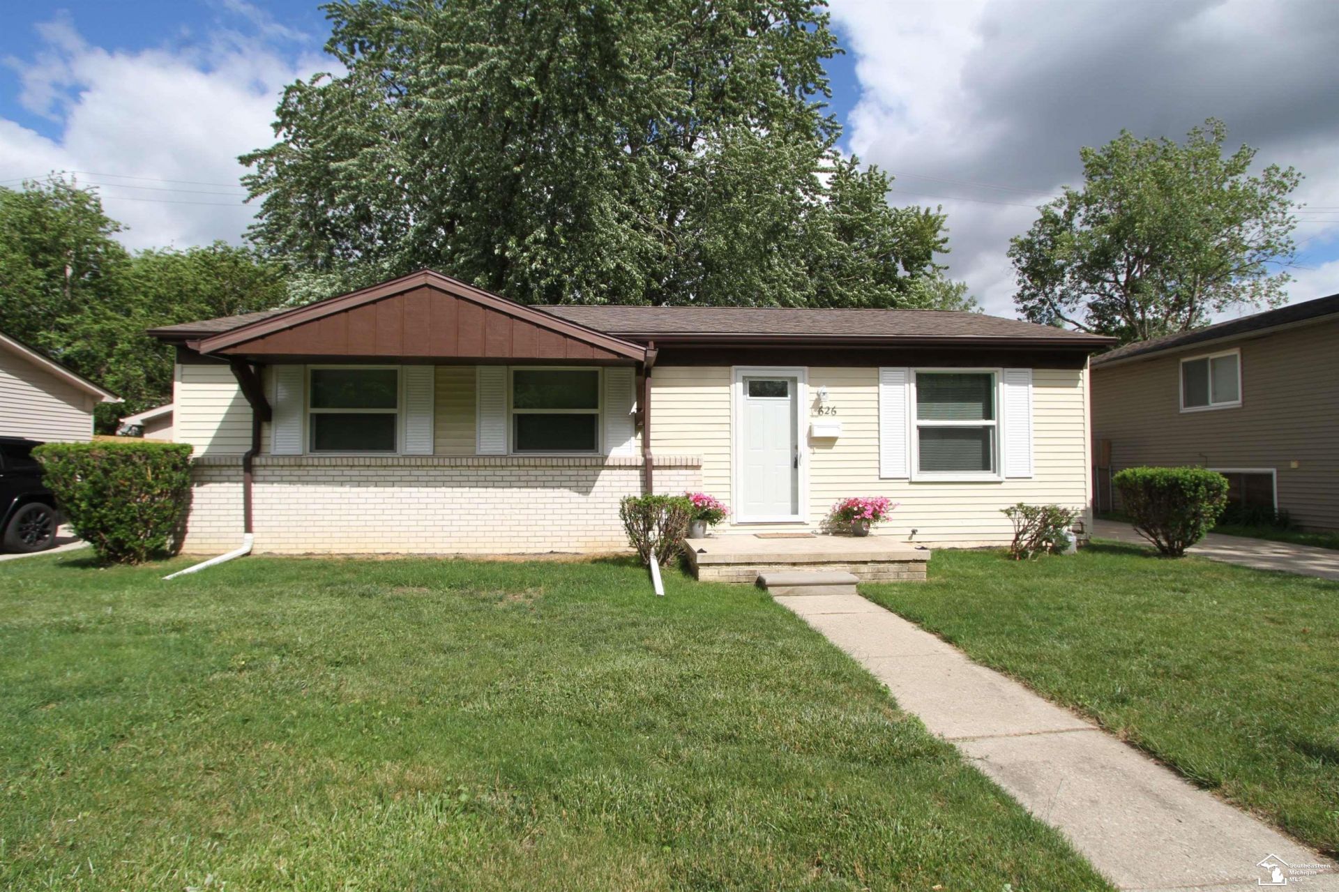 626 John Rolfe Drive, Monroe, MI 48162 Main Photo