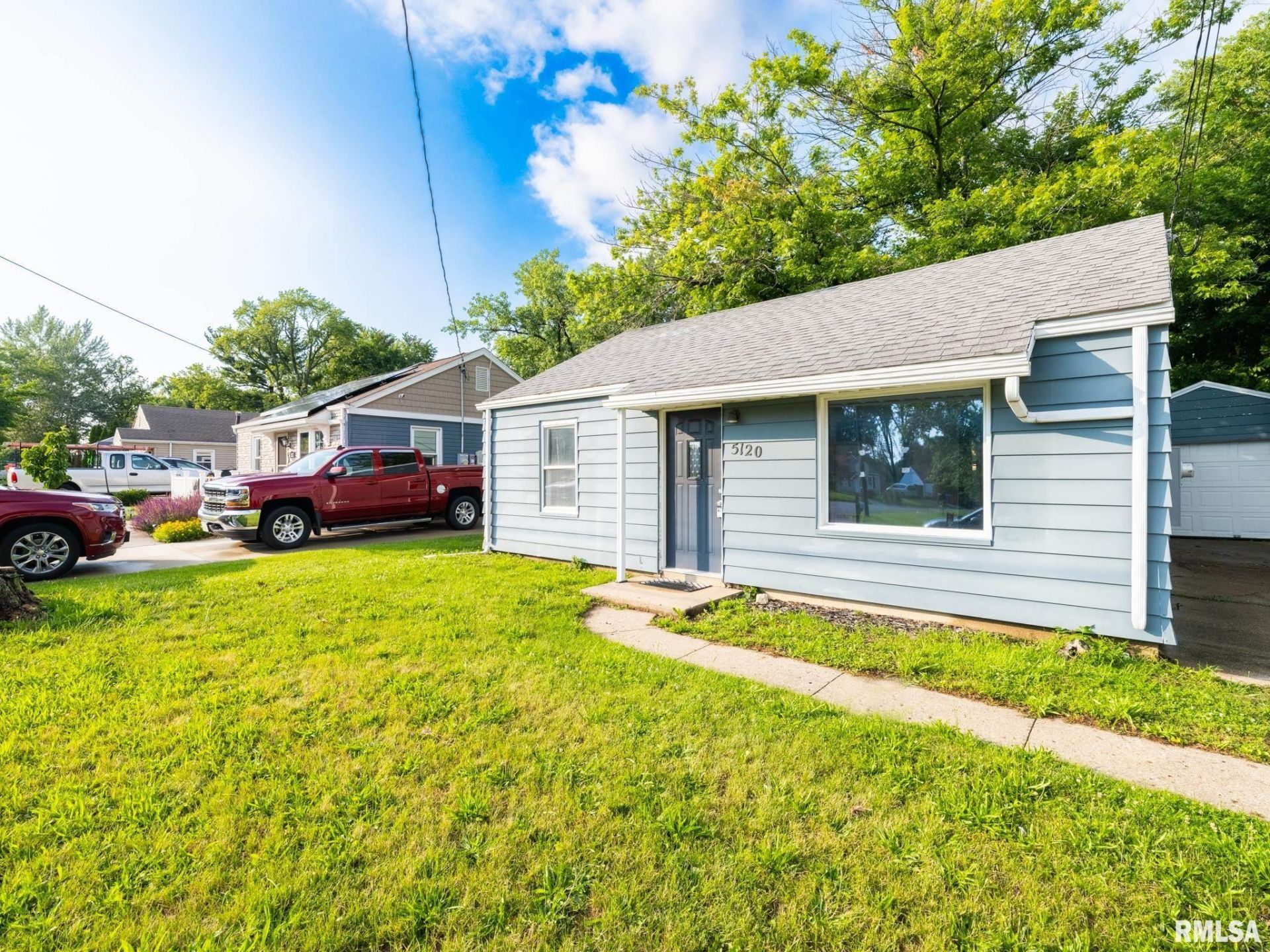 5120 N Glen Elm Drive, Peoria Heights, IL 61616 Main Photo