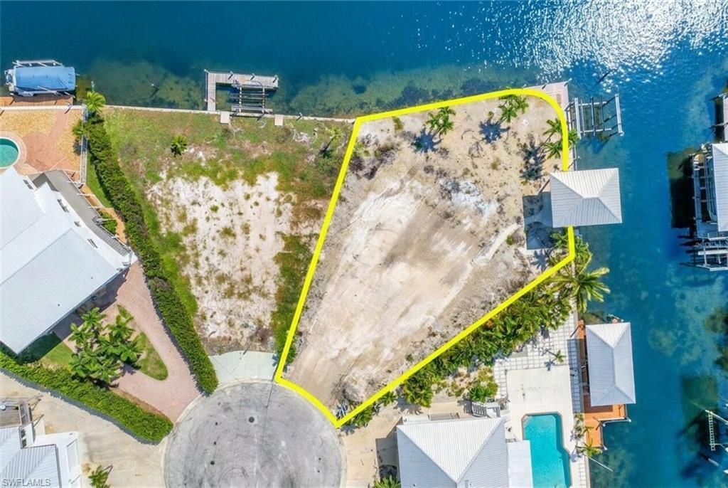 18 Avenida Carita, Fort Myers Beach, FL 33931 Photo