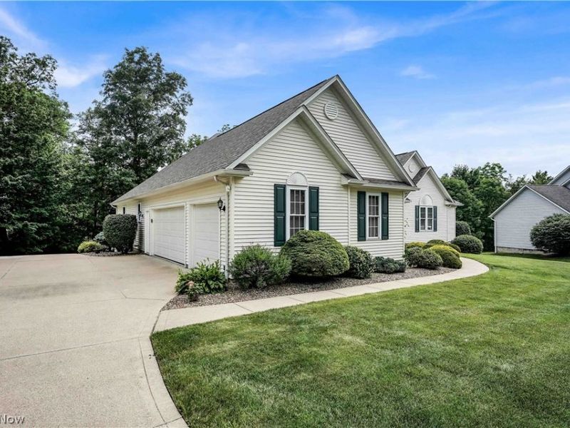 2924 Robert Gary Court, Medina, OH 44256 Photo 2