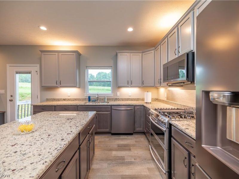 195 Concord Drive, East Palestine, OH 44413 Photo 10
