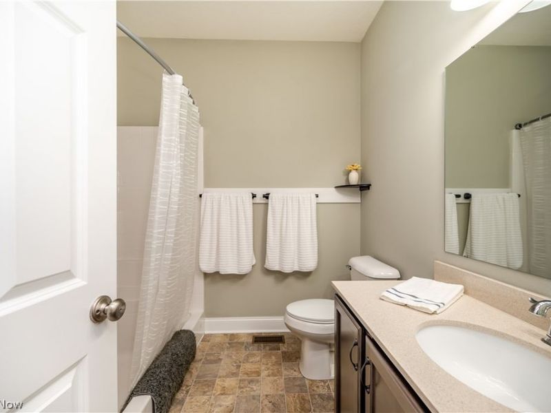 195 Concord Drive, East Palestine, OH 44413 Photo 17