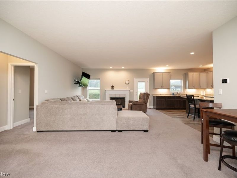 195 Concord Drive, East Palestine, OH 44413 Photo 2