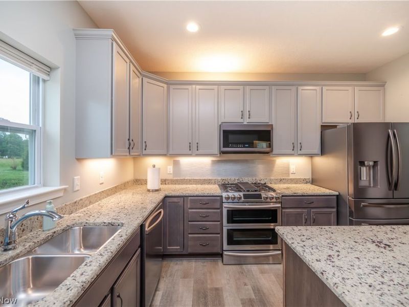 195 Concord Drive, East Palestine, OH 44413 Photo 9