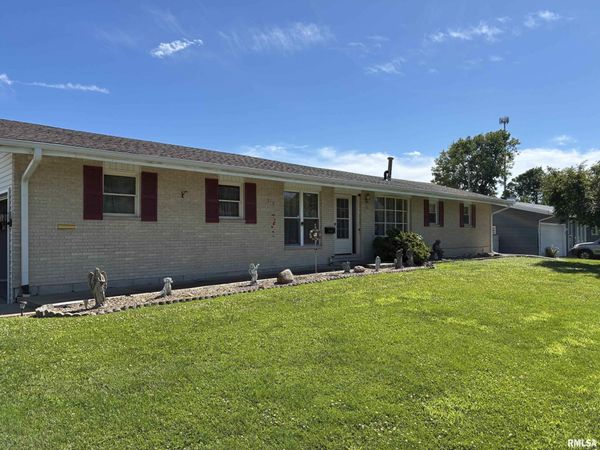 3132 BRENTWOOD Drive, Quincy, IL 62301