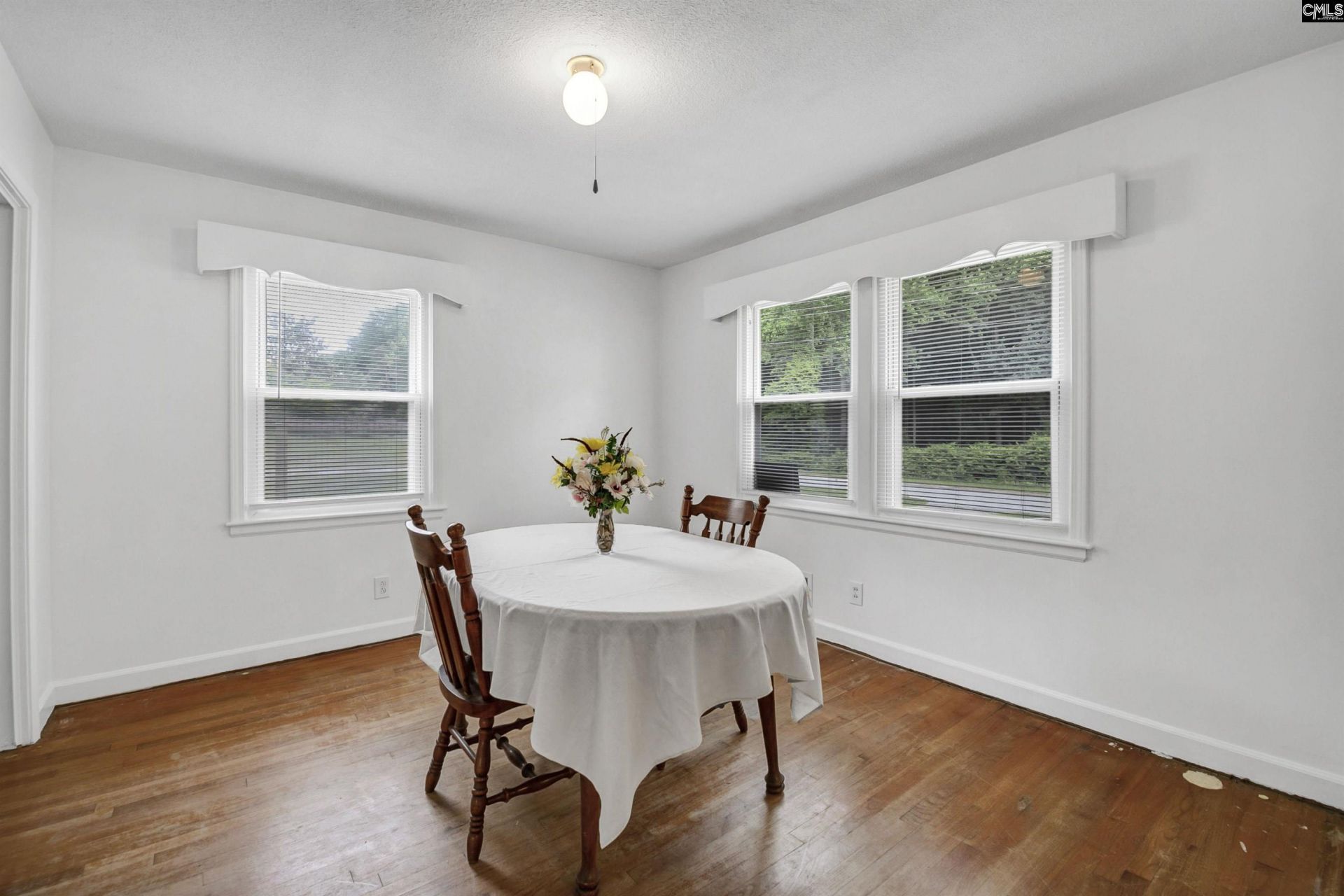 1025 Spring Drive  Photo 14