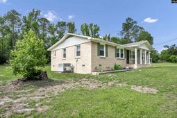 1025 Spring Drive  photo 4