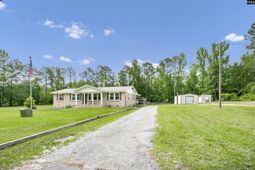 1025 Spring Drive  photo 4