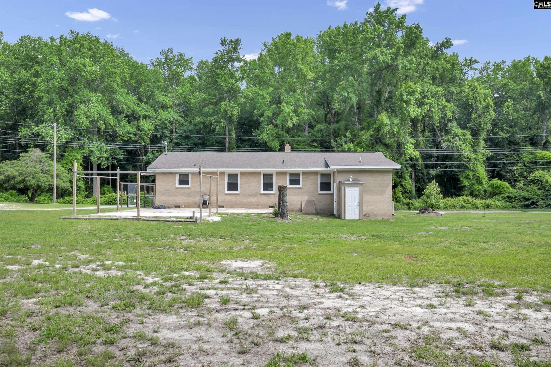 1025 Spring Drive  Photo 4