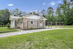 1025 Spring Drive  photo 4