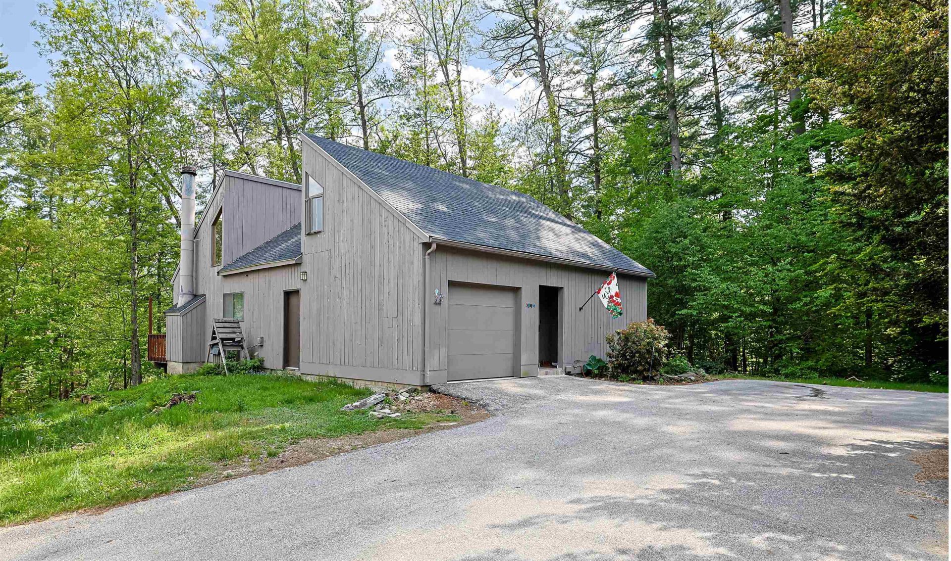 44 Coburn Woods Drive, Nashua, NH 03063 Main Photo