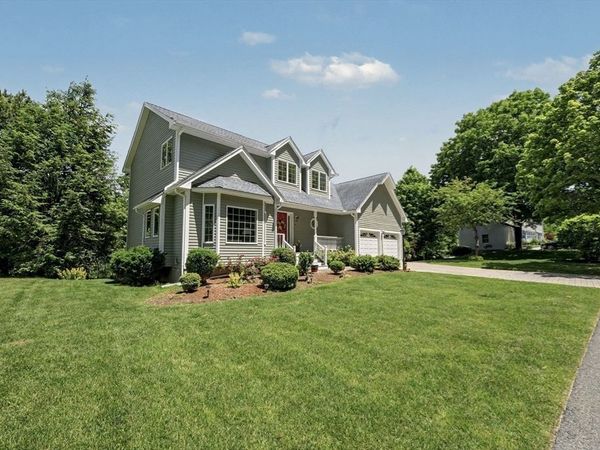 78 Hammersmith Dr, Saugus, MA 01906