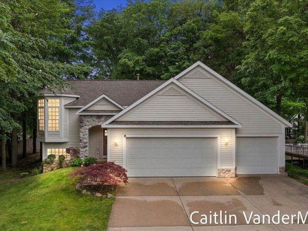 11035 Timberline Drive, Allendale, MI 49401