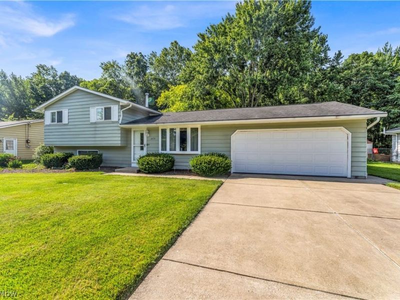 34739 Highland Drive, North Ridgeville, OH 44039 Photo 2