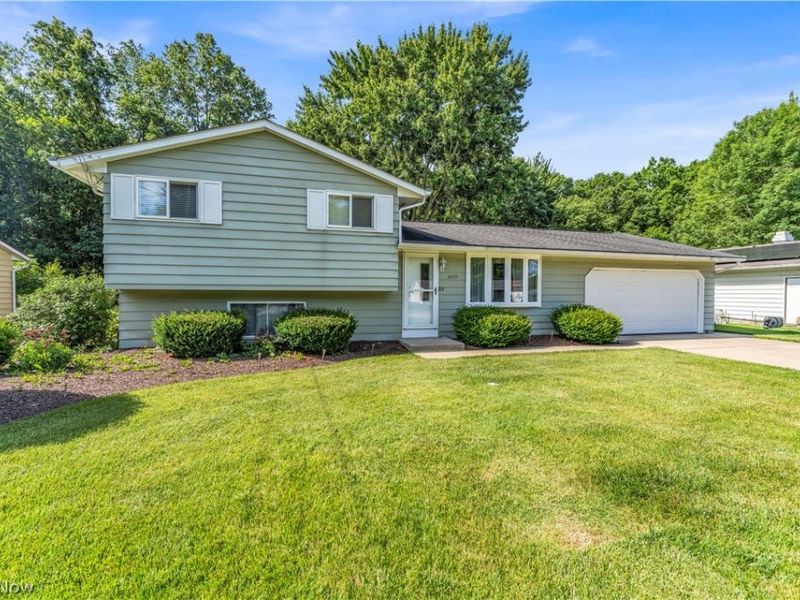 34739 Highland Drive, North Ridgeville, OH 44039 Photo 3