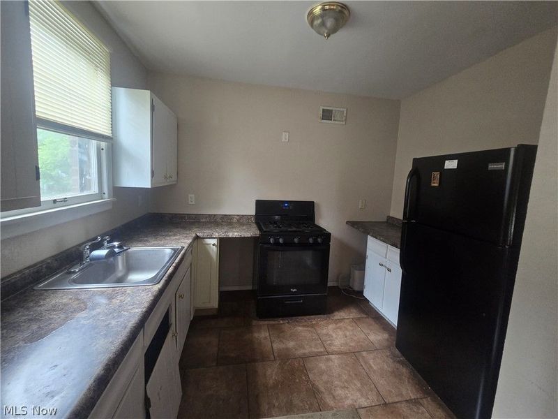 1872 Cordova Avenue , Youngstown, OH 44504 Photo 7