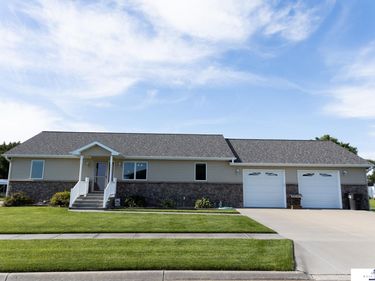 10 Luebbe Drive, Waco, NE 68460