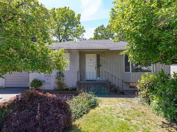 667 Jones Terr , Saanich, BC V8Z 2L6