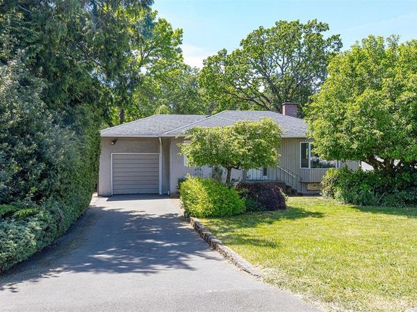 667 Jones Terr , Saanich, BC V8Z 2L6